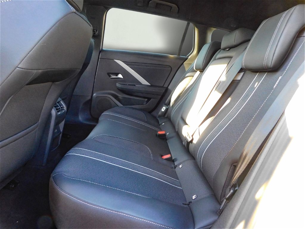 Fahrzeugabbildung Opel Astra L Sports Tourer GS Line 1.2 Turbo Tech&Kom