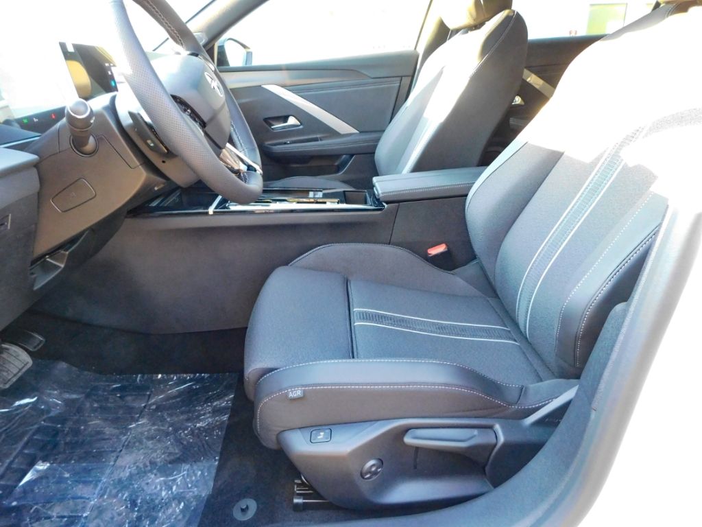 Fahrzeugabbildung Opel Astra L Sports Tourer GS Line 1.2 Turbo Tech&Kom