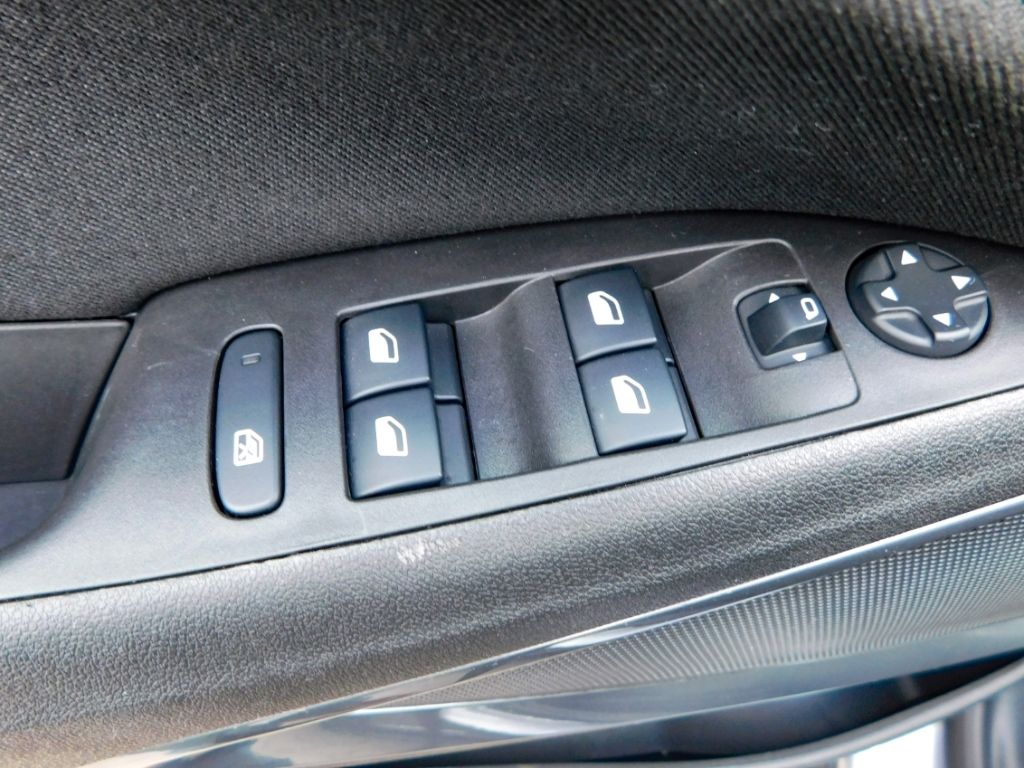 Fahrzeugabbildung Opel Crossland Elegance 1.2 Turbo Automatik Panoramad