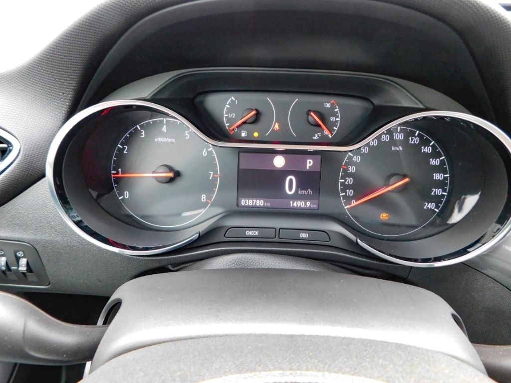 Fahrzeugabbildung Opel Crossland Elegance 1.2 Turbo Automatik Panoramad