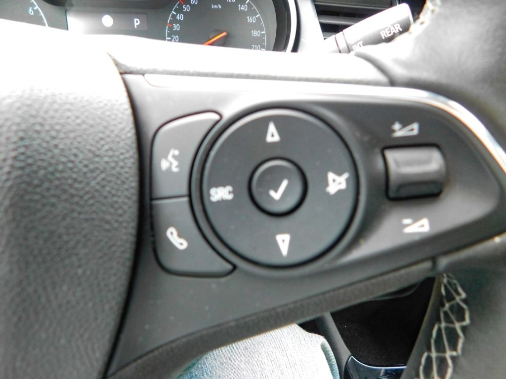 Fahrzeugabbildung Opel Crossland Elegance 1.2 Turbo Automatik Panoramad