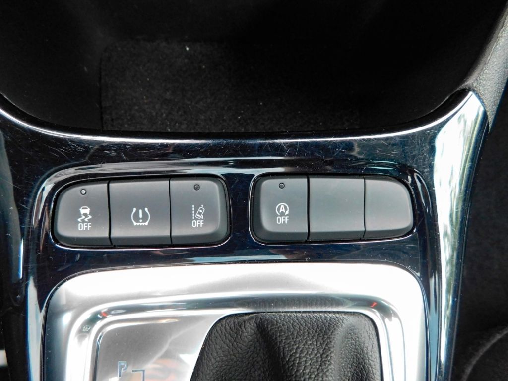 Fahrzeugabbildung Opel Crossland Elegance 1.2 Turbo Automatik Panoramad