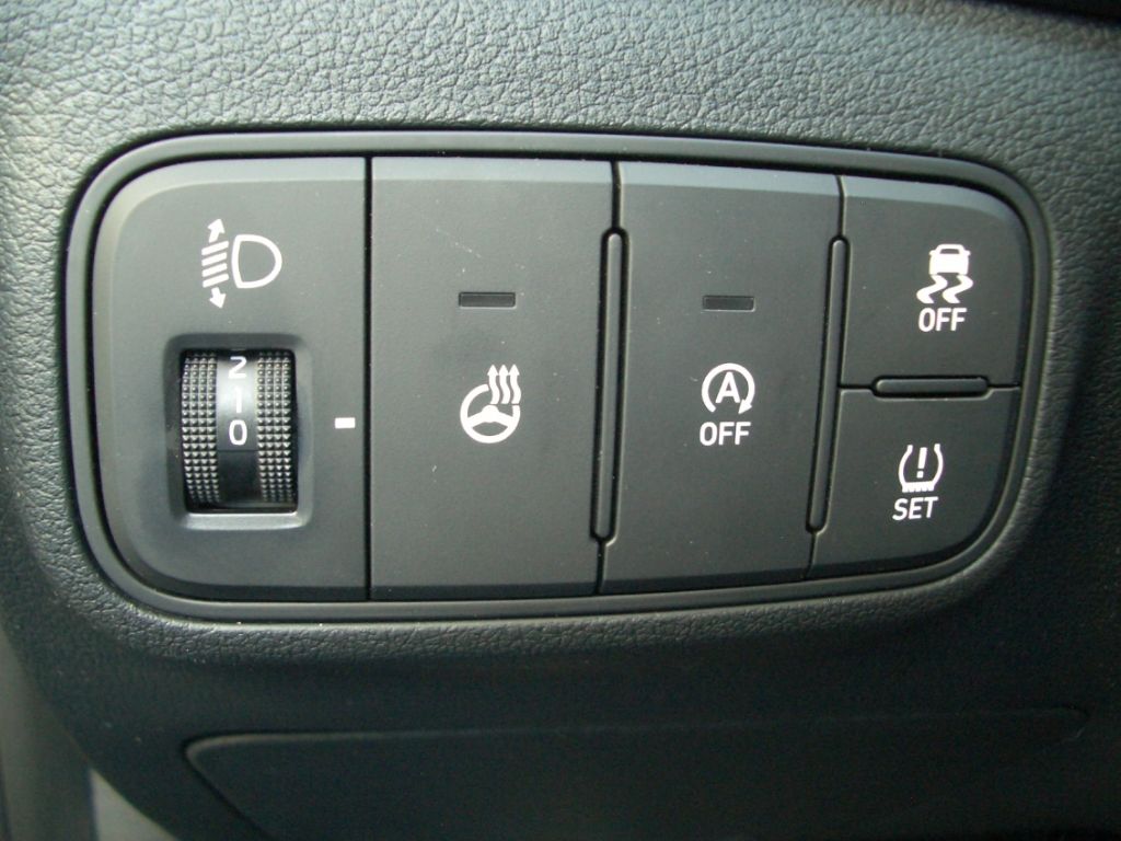 Fahrzeugabbildung Hyundai i20 Facelift MJ25 1.0 DCT Automatik Trend