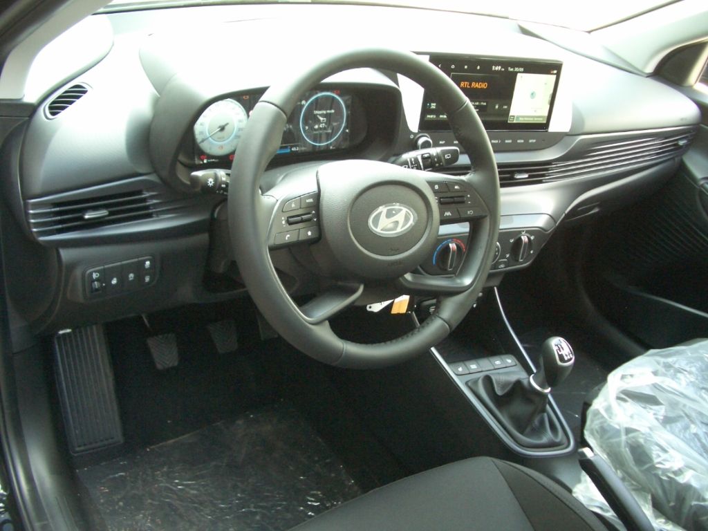 Fahrzeugabbildung Hyundai i20 Facelift MJ25 1.0 Trend, Navigation