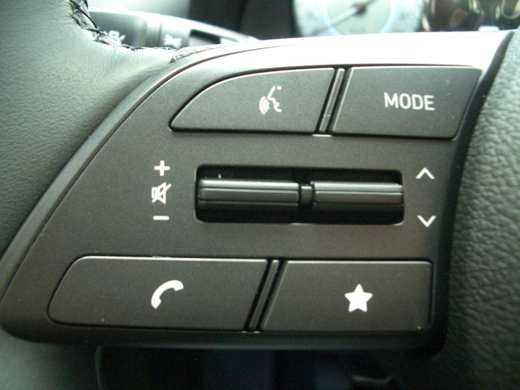 Fahrzeugabbildung Hyundai i20 Facelift MJ25 1.0 Trend, Navigation