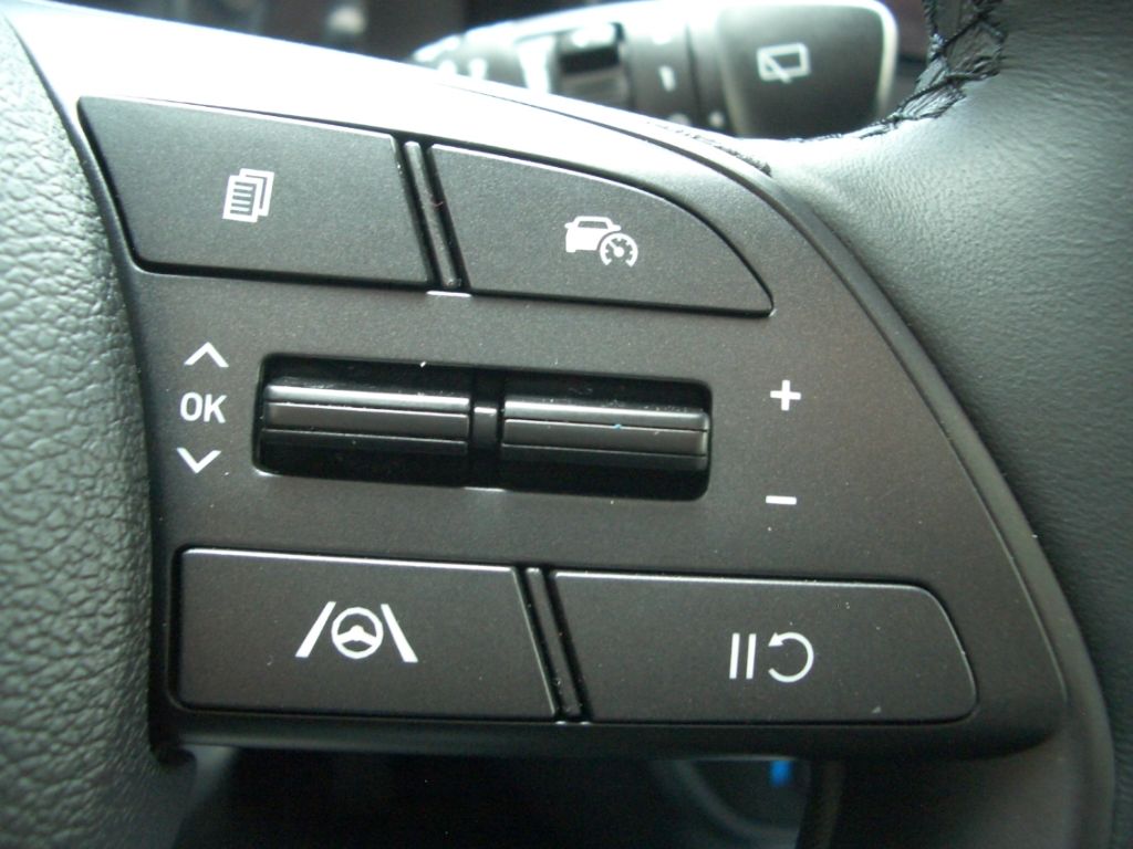 Fahrzeugabbildung Hyundai i20 Facelift MJ25 1.0 Trend, Navigation