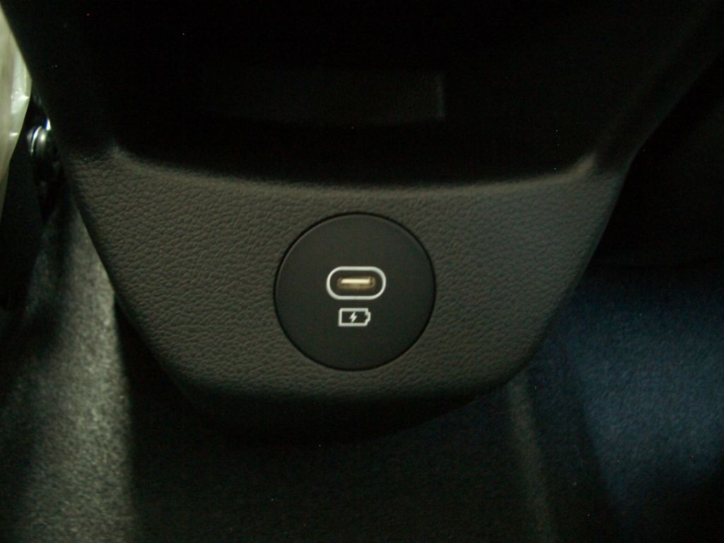 Fahrzeugabbildung Hyundai i20 Facelift MJ25 1.0 Trend, Navigation