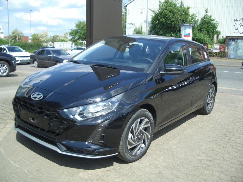 Fahrzeugabbildung Hyundai i20 Facelift MJ25 1.0 Trend, Navigation