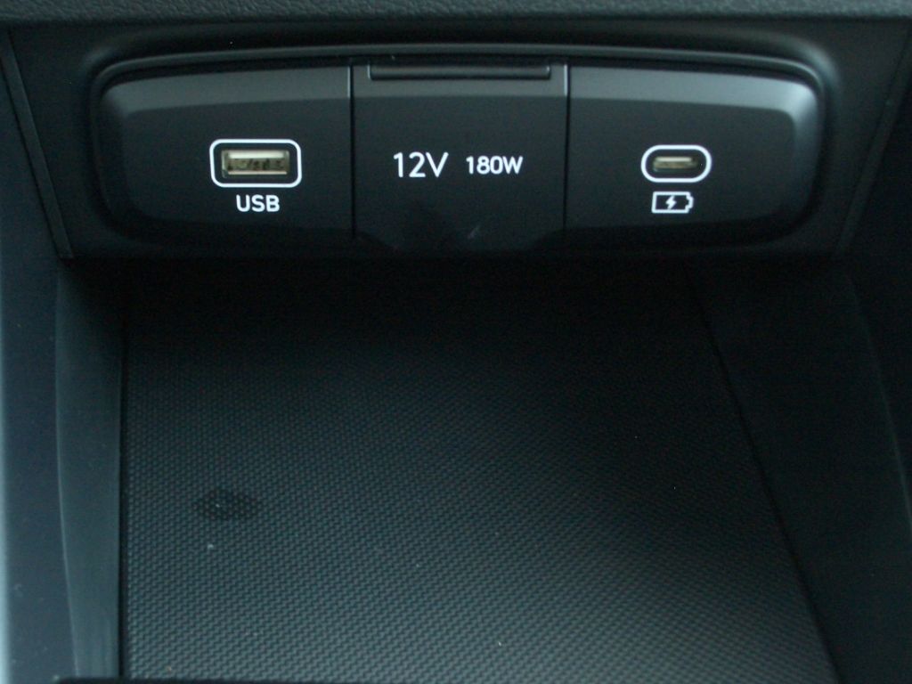 Fahrzeugabbildung Hyundai BAYON Facelift MJ25 1.0 Select, Navigation - Akt