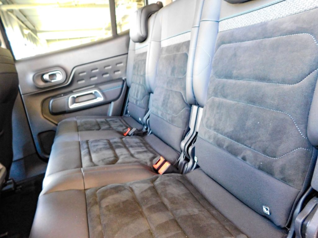 Fahrzeugabbildung Citroën C5 Aircross Max Puretech Ganzjahresreifen Rückfa