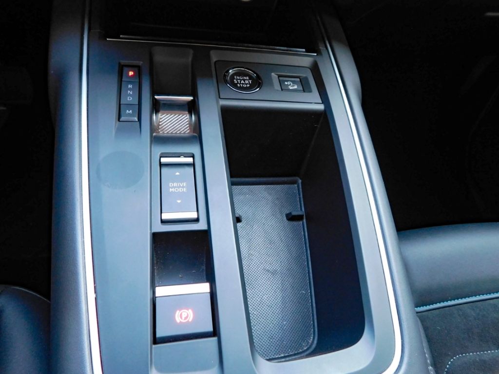 Fahrzeugabbildung Citroën C5 Aircross Max Puretech Ganzjahresreifen Rückfa