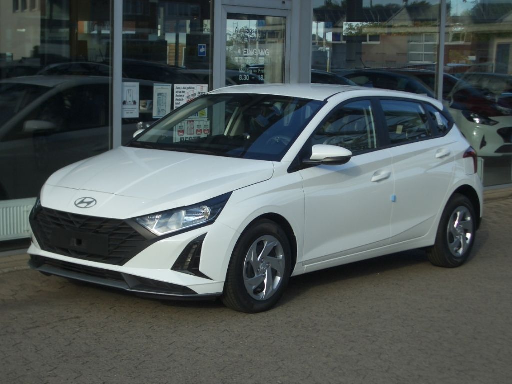 Fahrzeugabbildung Hyundai i20 Facelift MJ25 1.2 Select, Funktions-Paket, N