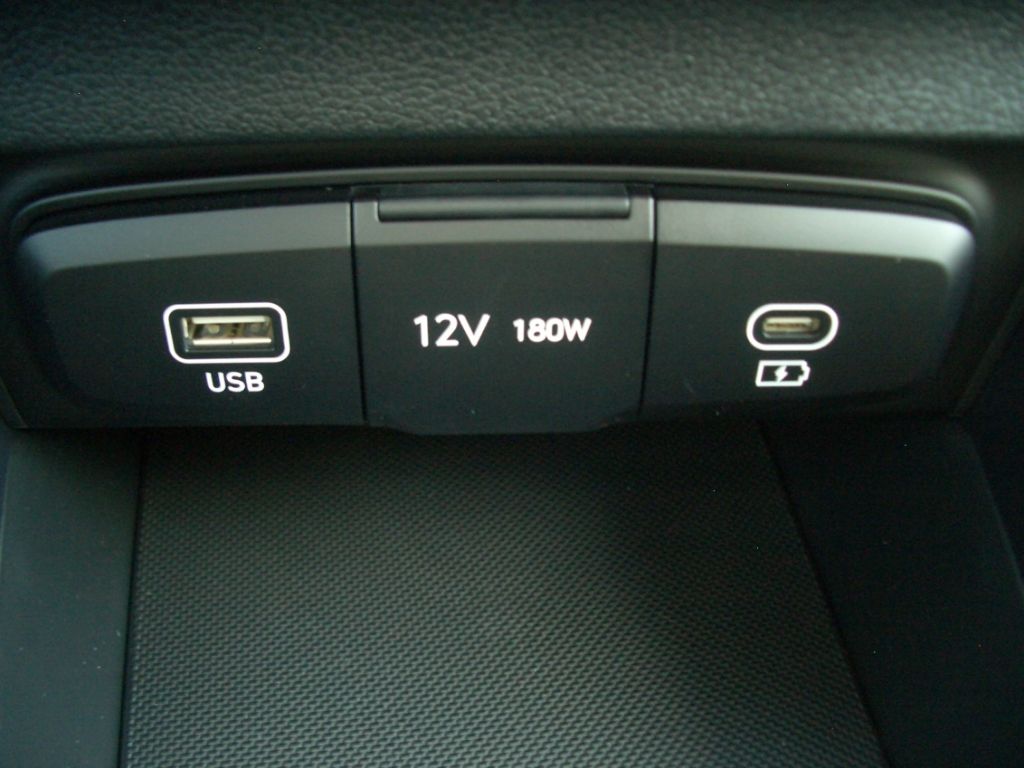 Fahrzeugabbildung Hyundai i20 Facelift MJ25 1.2 Select, Funktions-Paket, N