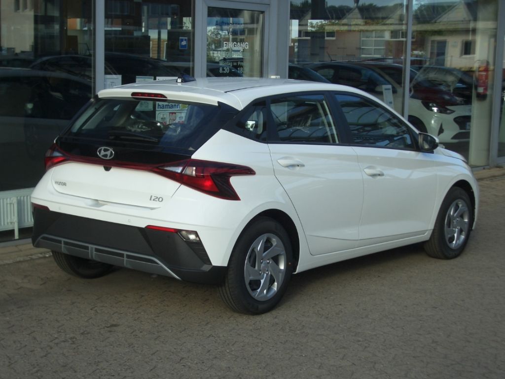 Fahrzeugabbildung Hyundai i20 Facelift MJ25 1.2 Select, Funktions-Paket, N