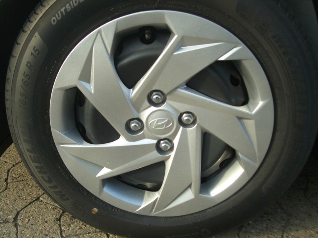 Fahrzeugabbildung Hyundai i20 Facelift MJ25 1.2 Select, Funktions-Paket, N