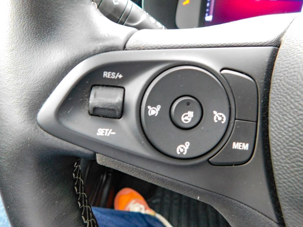 Fahrzeugabbildung Opel Corsa F GS 1.2 Turbo Matrix-LED 2x Kamera Sitz-H