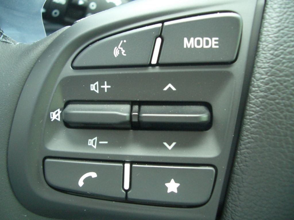 Fahrzeugabbildung Hyundai i10 Facelift MJ25 1.0 Trend Navi, Komfort-Paket