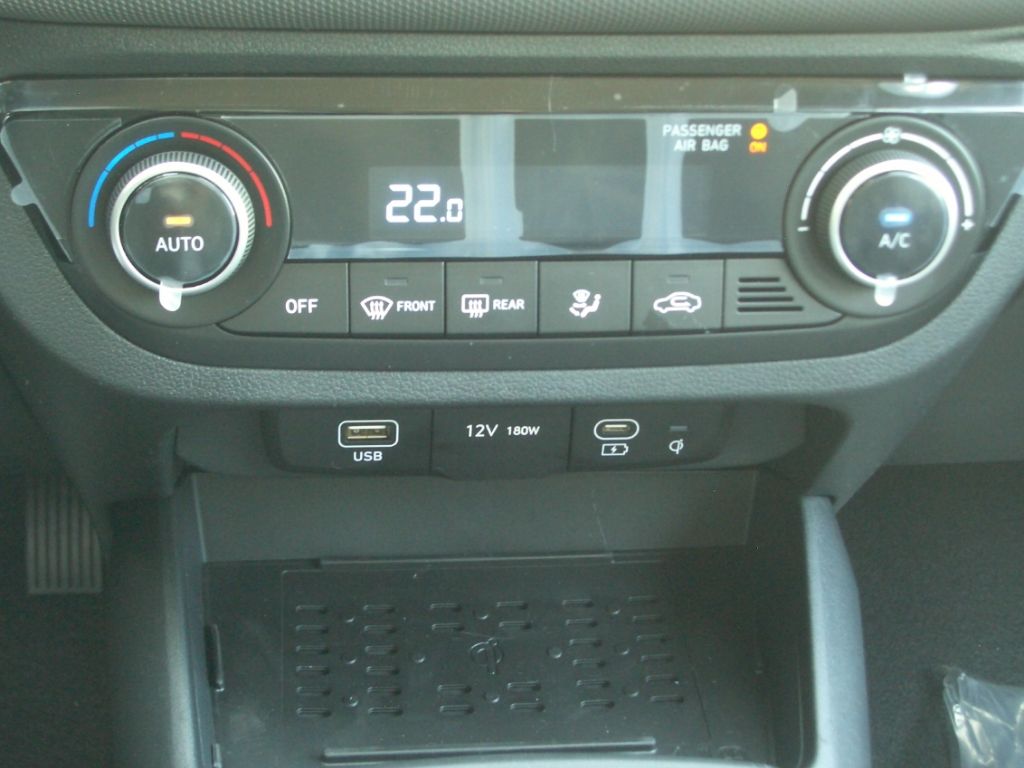 Fahrzeugabbildung Hyundai i10 Facelift MJ25 1.0 Trend Navi, Komfort-Paket