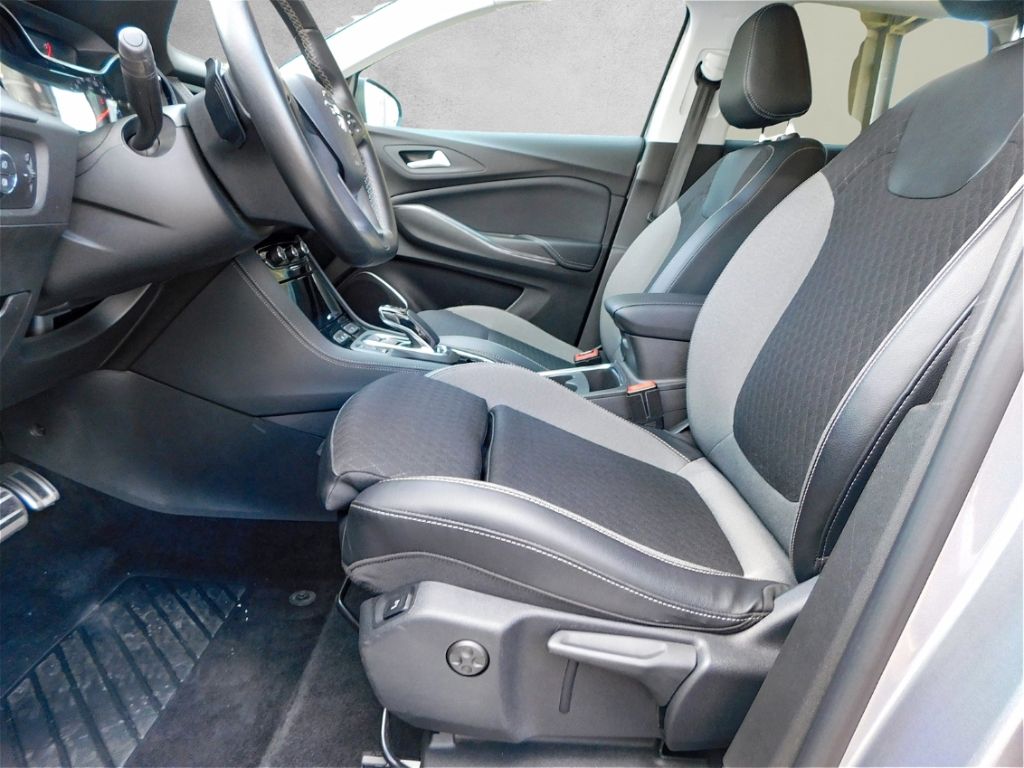 Fahrzeugabbildung Opel Grandland Elegance Plug-in-Hybrid Teil-Leder Nav