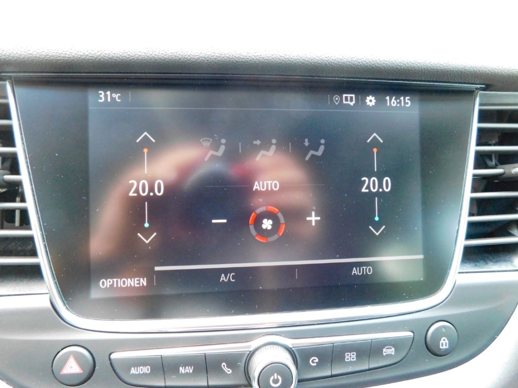 Fahrzeugabbildung Opel Grandland Elegance Plug-in-Hybrid Teil-Leder Nav