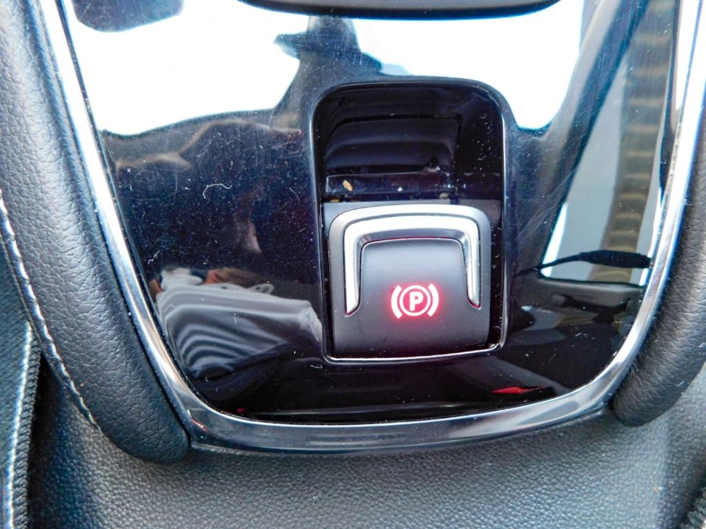 Fahrzeugabbildung Opel Grandland Elegance Plug-in-Hybrid Teil-Leder Nav