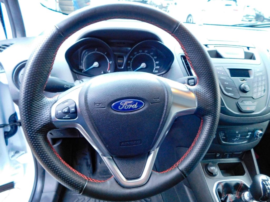 Fahrzeugabbildung Ford Transit Courier Sport 1.5 TDCi EU6d Klimaanlage