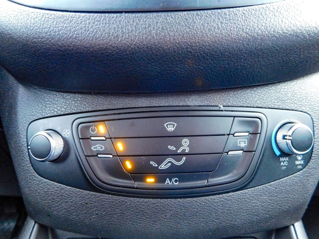 Fahrzeugabbildung Ford Transit Courier Sport 1.5 TDCi EU6d Klimaanlage