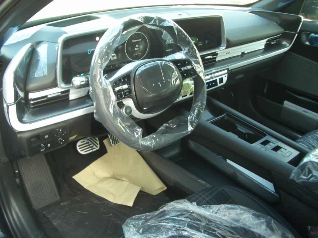 Fahrzeugabbildung Hyundai IONIQ 6 77,4 kWh 4WD First Edition, Schiebedach