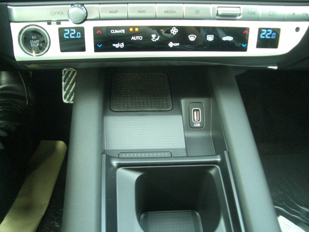 Fahrzeugabbildung Hyundai IONIQ 6 77,4 kWh 4WD First Edition, Schiebedach
