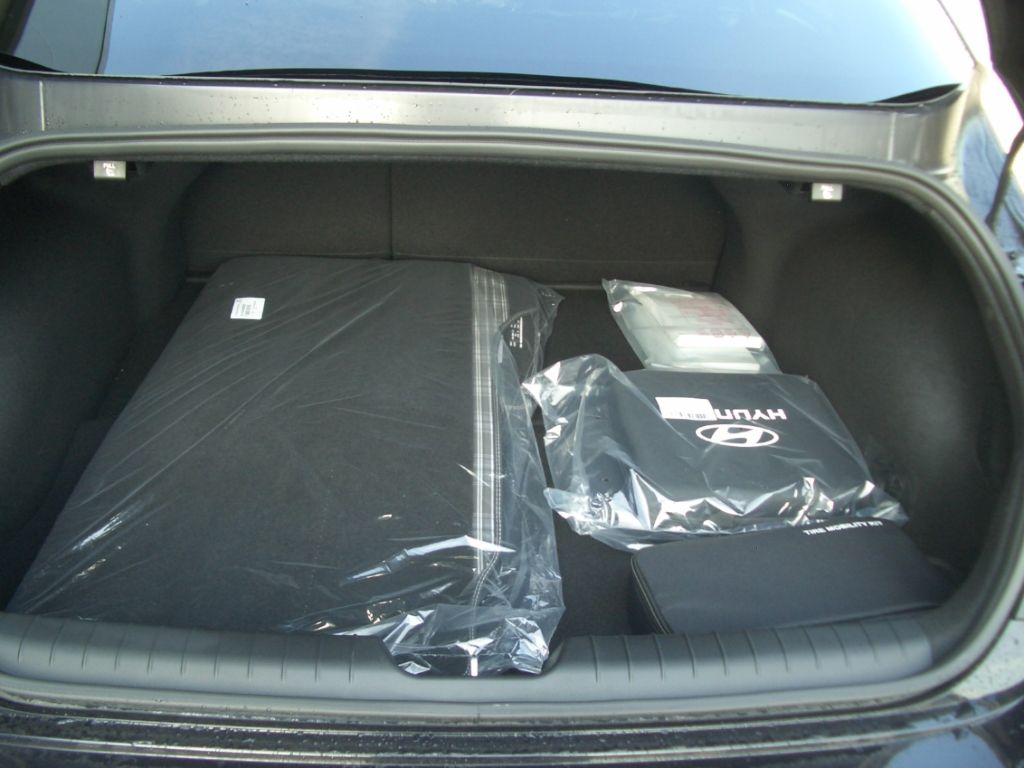 Fahrzeugabbildung Hyundai IONIQ 6 77,4 kWh 4WD First Edition, Schiebedach