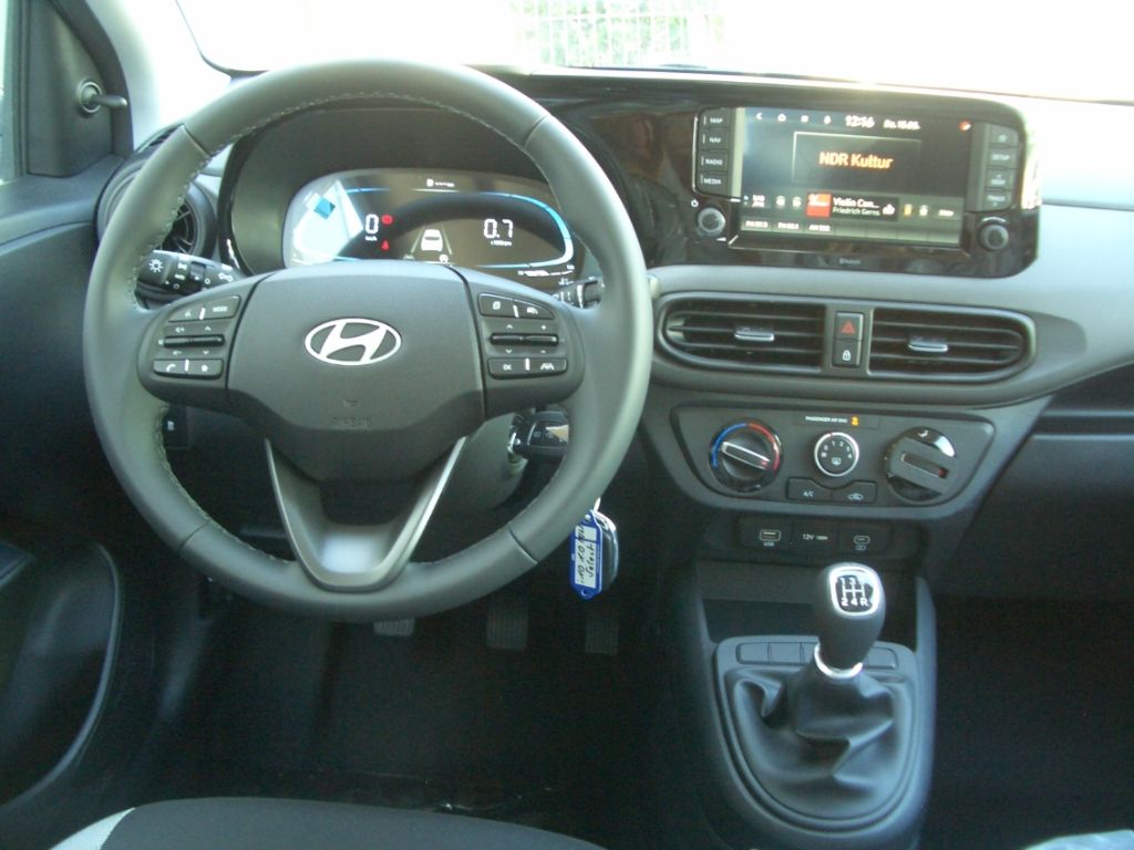 Fahrzeugabbildung Hyundai i10 Facelift MJ25 1.0 Select Navigationssystem,