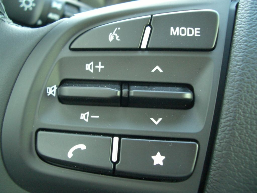 Fahrzeugabbildung Hyundai i10 Facelift MJ25 1.0 Select Navigationssystem,