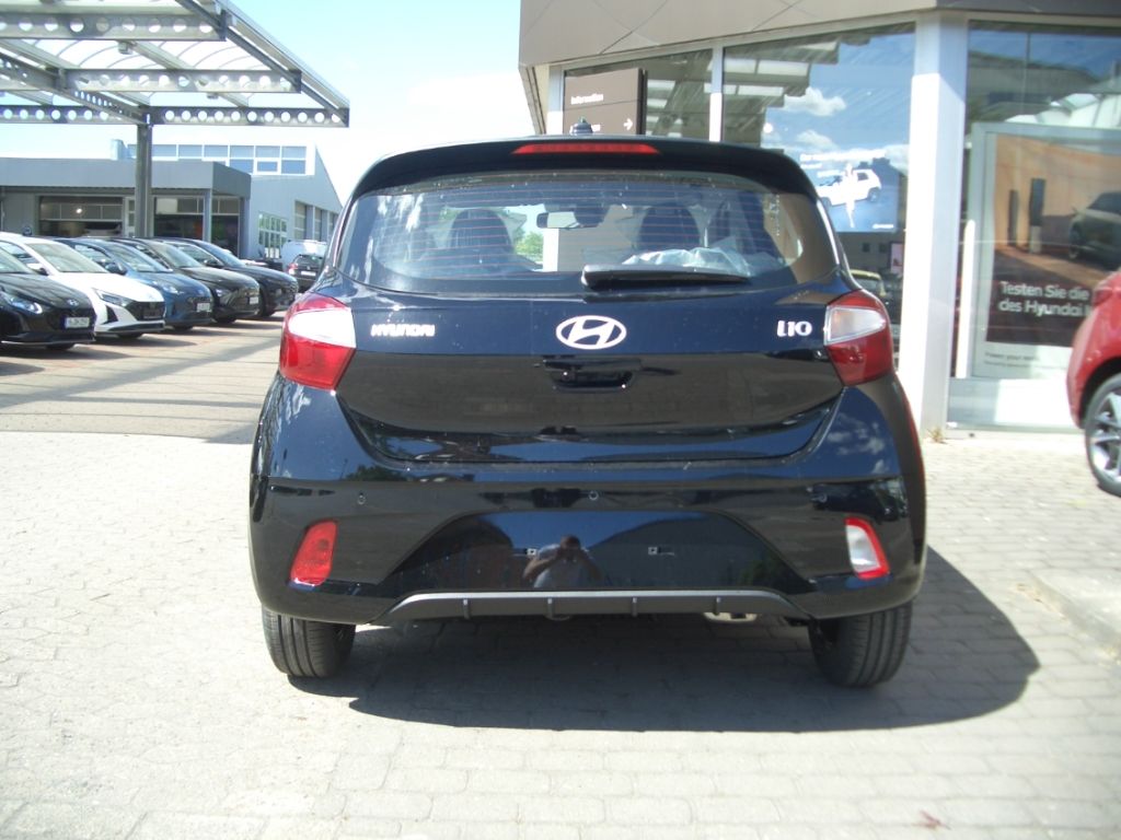 Fahrzeugabbildung Hyundai i10 Facelift MJ25 1.0 Select Navigationssystem,