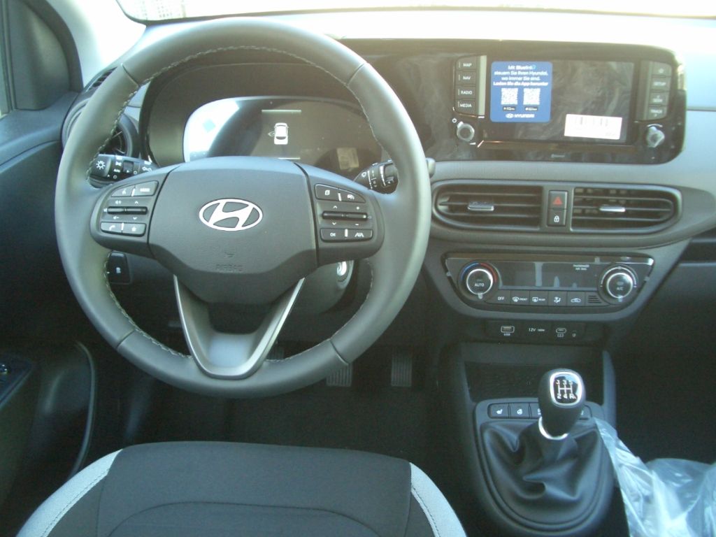 Fahrzeugabbildung Hyundai i10 Facelift MJ25 1.2 Trend Navi, Komfort-Paket