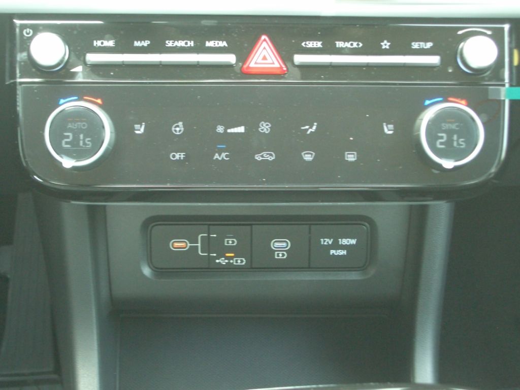 Fahrzeugabbildung Hyundai Tucson Facelift MJ25 1.6 DCT 48V Trend