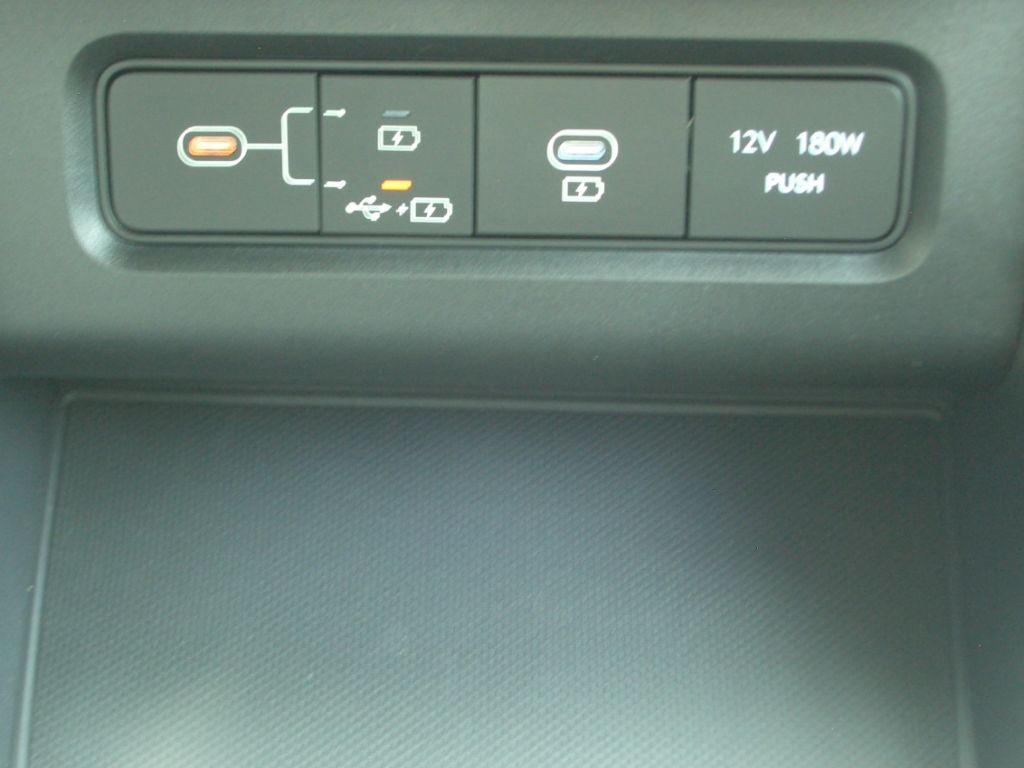 Fahrzeugabbildung Hyundai Tucson Facelift MJ25 1.6 DCT 48V Trend