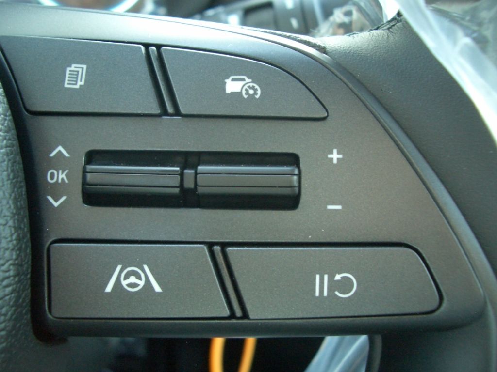 Fahrzeugabbildung Hyundai i20 Facelift MJ25 1.0 DCT Automatik Trend