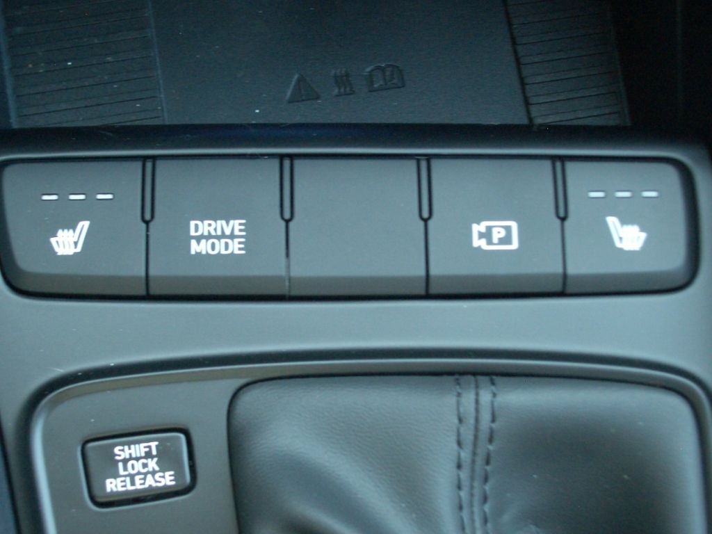 Fahrzeugabbildung Hyundai i20 Facelift MJ25 1.0 DCT Automatik Trend