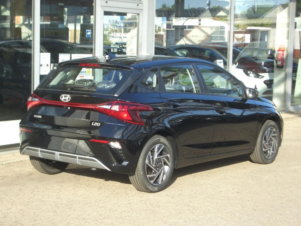 Fahrzeugabbildung Hyundai i20 Facelift MJ25 1.0 DCT Automatik Trend