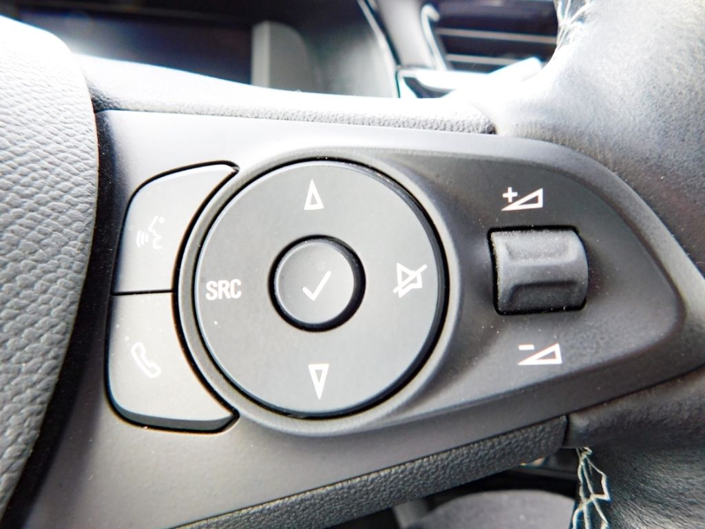 Fahrzeugabbildung Opel Corsa F Elegance Ganzjahresreifen Sitz-Hzg Keyle