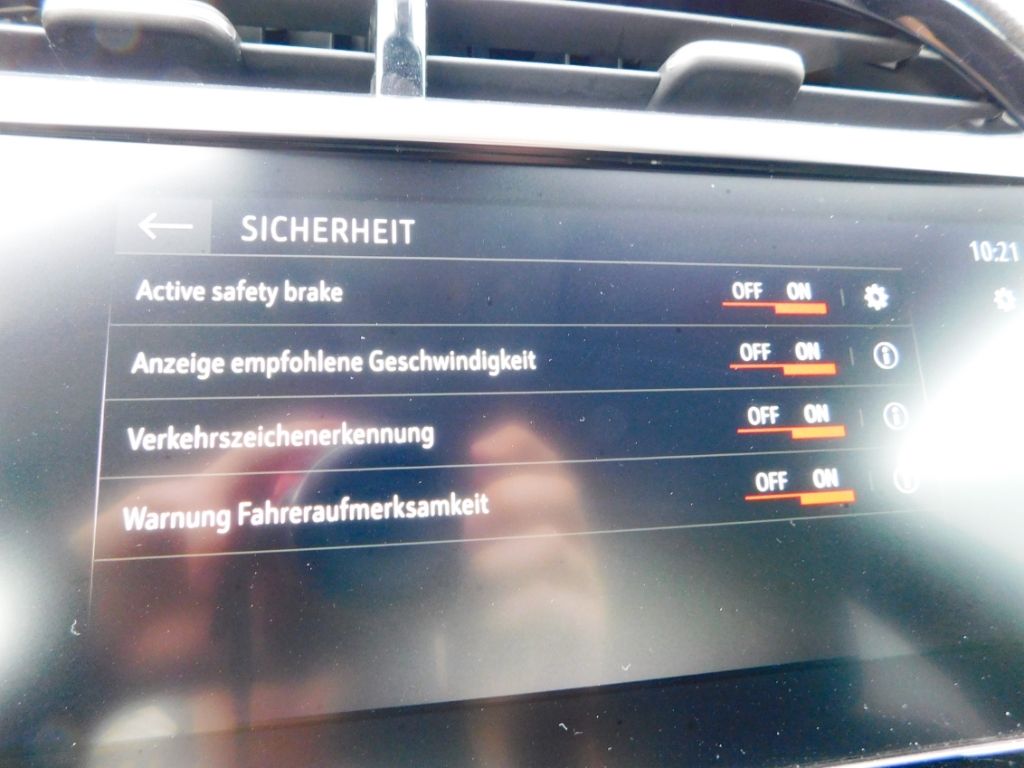 Fahrzeugabbildung Opel Corsa F Elegance Ganzjahresreifen Sitz-Hzg Keyle