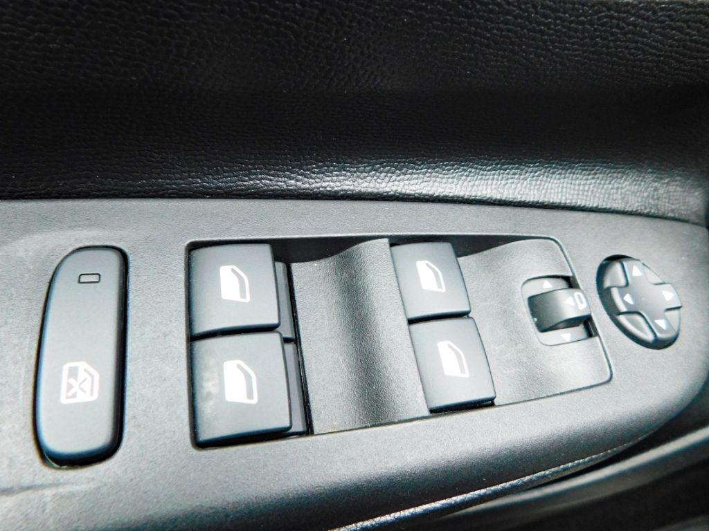 Fahrzeugabbildung Opel Corsa F Basis Sitz-Hzg Rückfahrkamera carplay Le