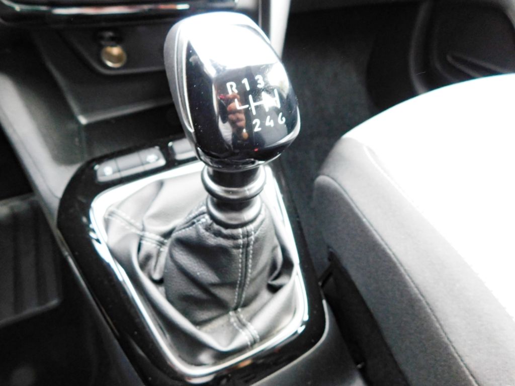 Fahrzeugabbildung Opel Corsa F Basis Sitz-Hzg Rückfahrkamera carplay Le