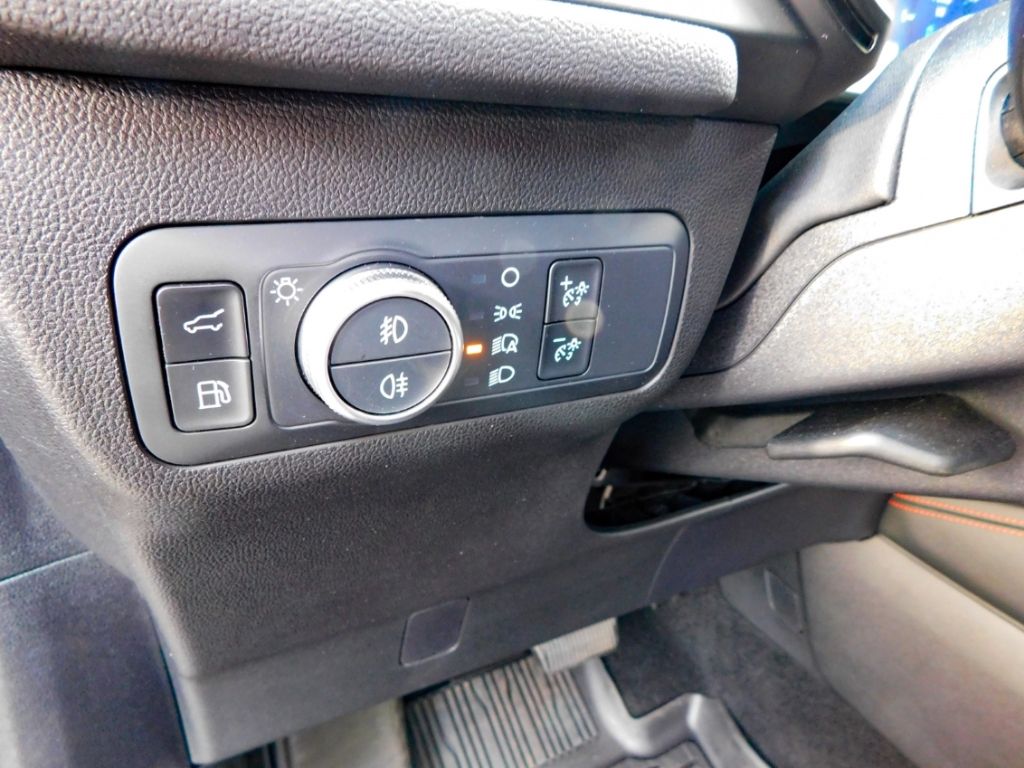 Fahrzeugabbildung Ford Kuga Plug-In Hybrid ST-Line 2.5 Duratec -PHEV Fa