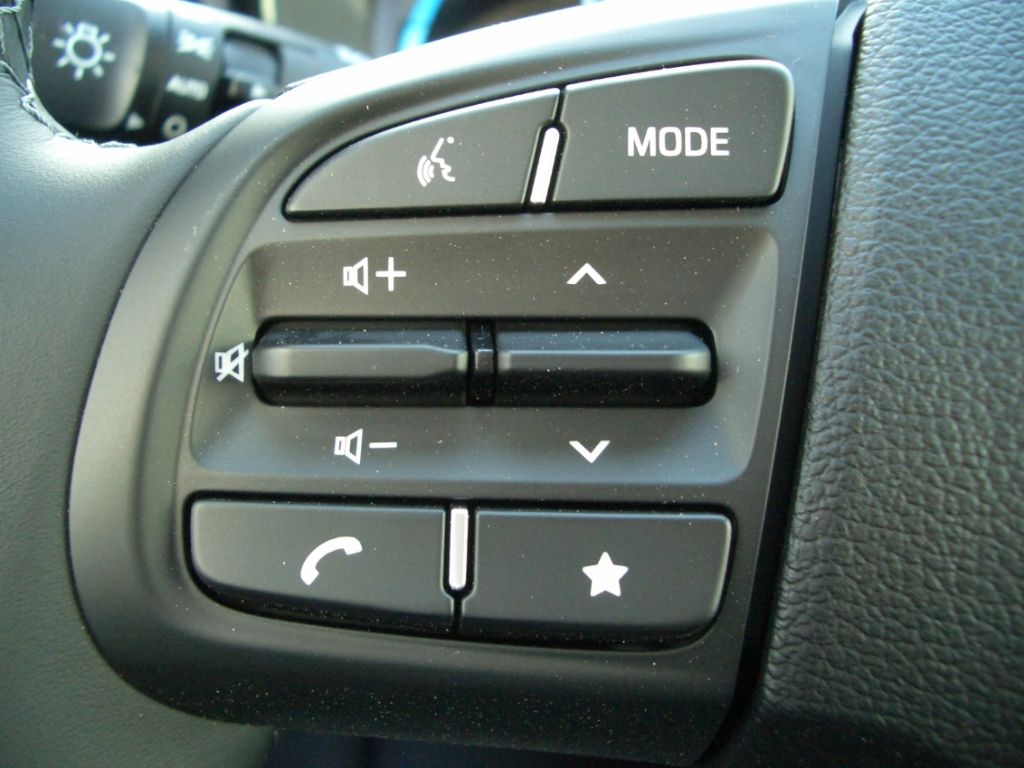 Fahrzeugabbildung Hyundai i10 Facelift 1.0 AT Trend Navigation, Kamera