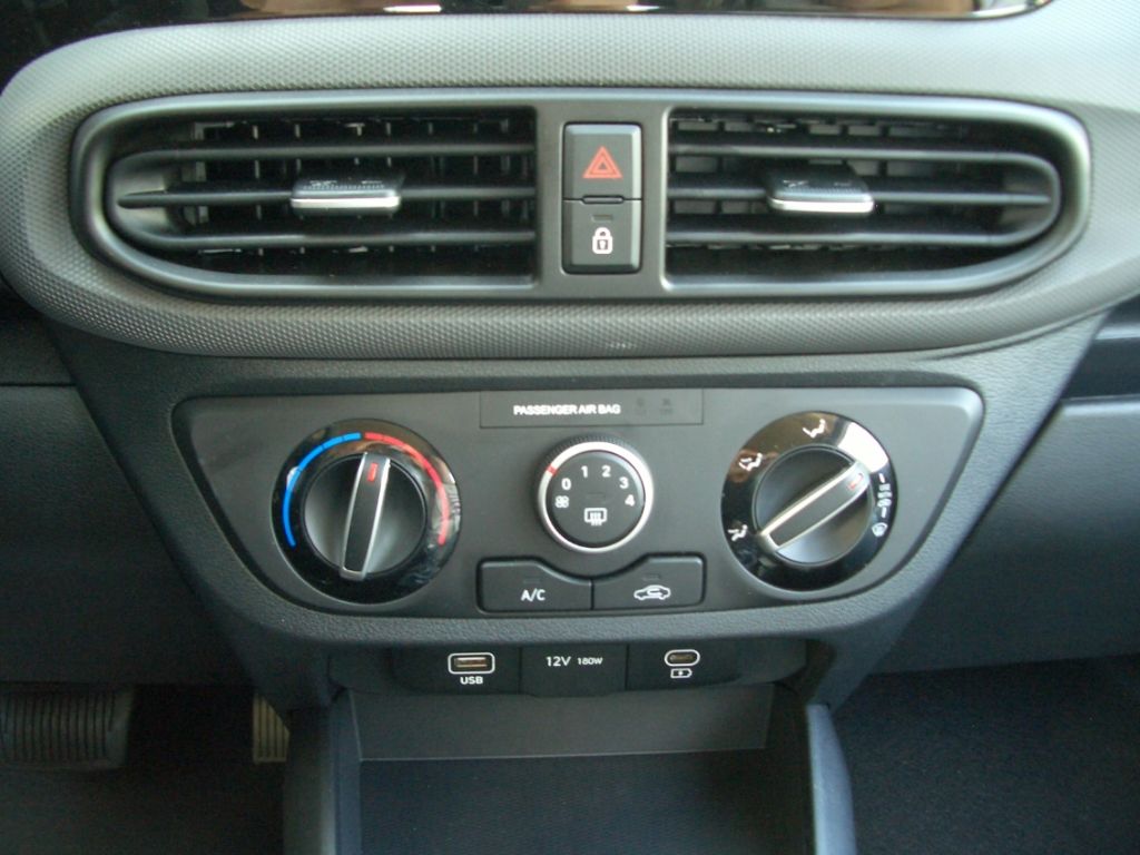 Fahrzeugabbildung Hyundai i10 Facelift 1.0 AT Trend Navigation, Kamera