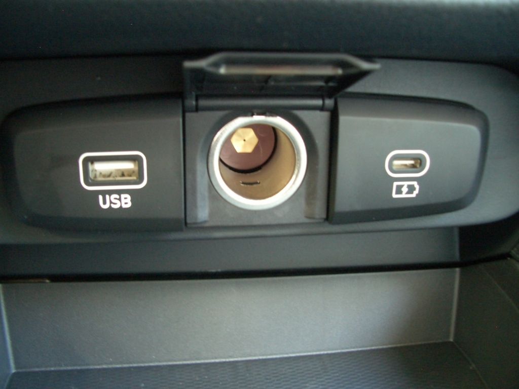 Fahrzeugabbildung Hyundai i10 Facelift 1.0 AT Trend Navigation, Kamera