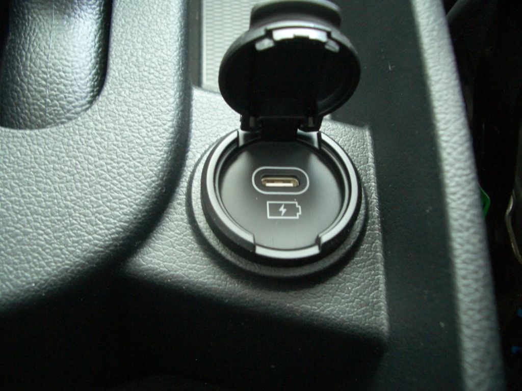 Fahrzeugabbildung Hyundai i10 Facelift 1.0 AT Trend Navigation, Kamera