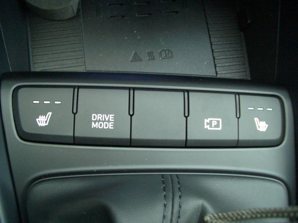 Fahrzeugabbildung Hyundai i20 Facelift MJ25 1.0 Trend, Navigation