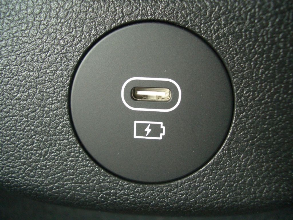 Fahrzeugabbildung Hyundai i20 Facelift MJ25 1.0 Trend, Navigation